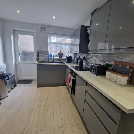 3 Bedroom Modern House. Merthyr Tydfil Near Bike Park Wales And Brecon Beacons National Park Dowlais Exterior photo