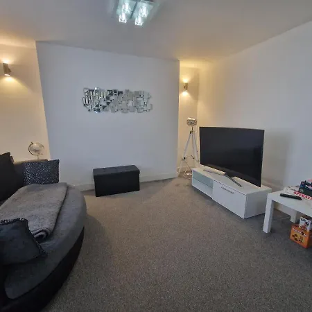 3 Bedroom Modern House. Merthyr Tydfil Near Bike Park Wales And Brecon Beacons National Park Dowlais Exterior photo
