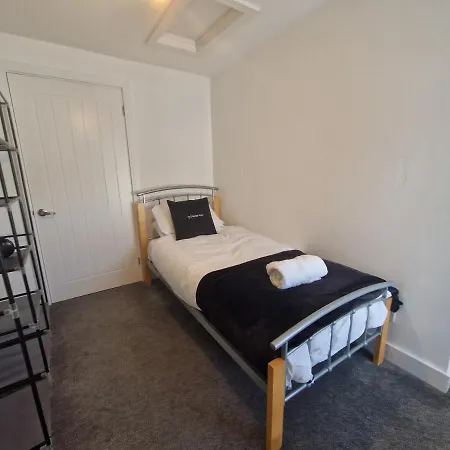 3 Bedroom Modern House. Merthyr Tydfil Near Bike Park Wales And Brecon Beacons National Park Dowlais Exterior photo