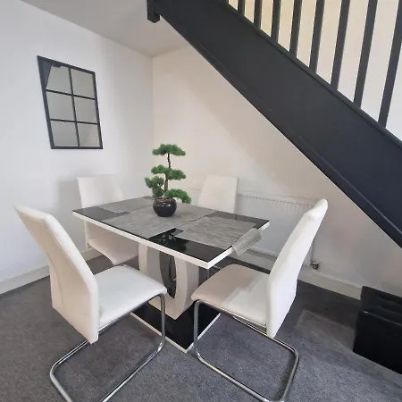 3 Bedroom Modern House. Merthyr Tydfil Near Bike Park Wales And Brecon Beacons National Park Dowlais Exterior photo
