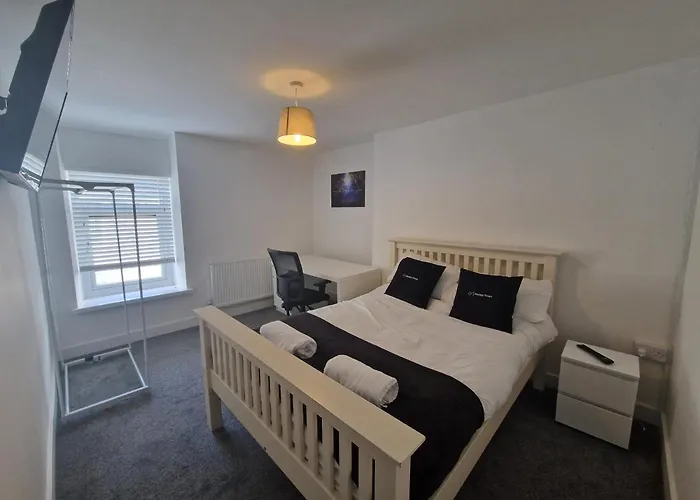 3 Bedroom Modern House. Merthyr Tydfil Near Bike Park Wales And Brecon Beacons National Park