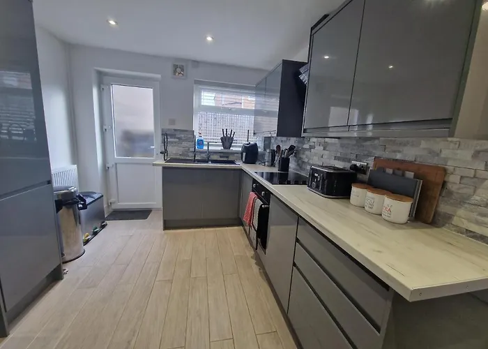 3 Bedroom Modern House. Merthyr Tydfil Near Bike Park Wales And Brecon Beacons National Park